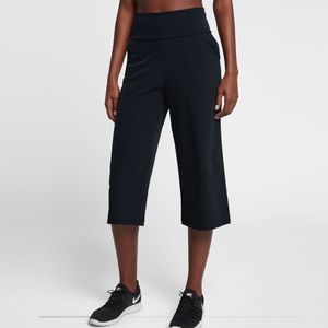 loose capri yoga pants